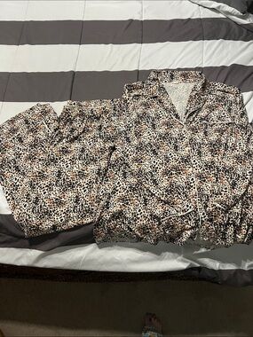 Womens aerie leopard pj set size xxl